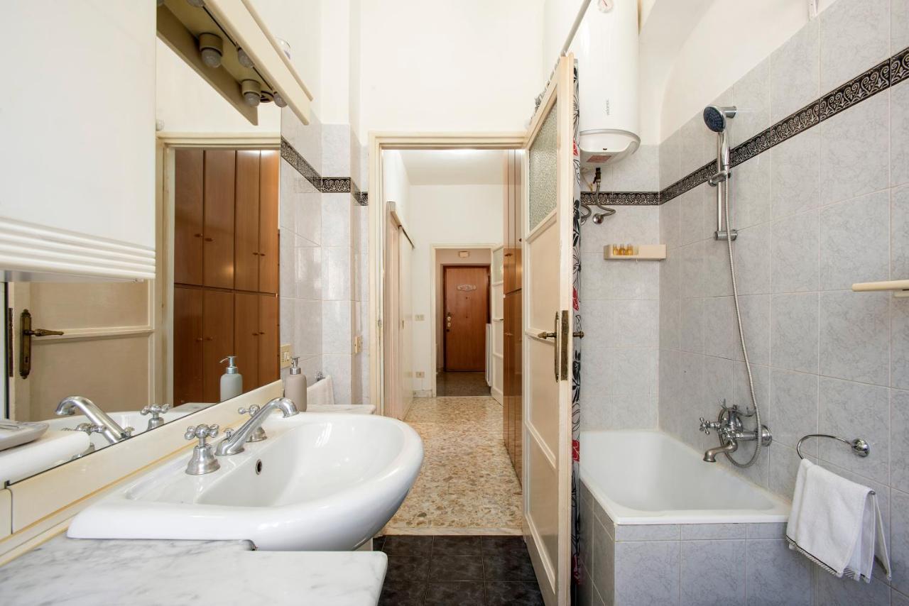 Art Of Living - Suite Elegante Nel Cuore Di Roma Exterior photo